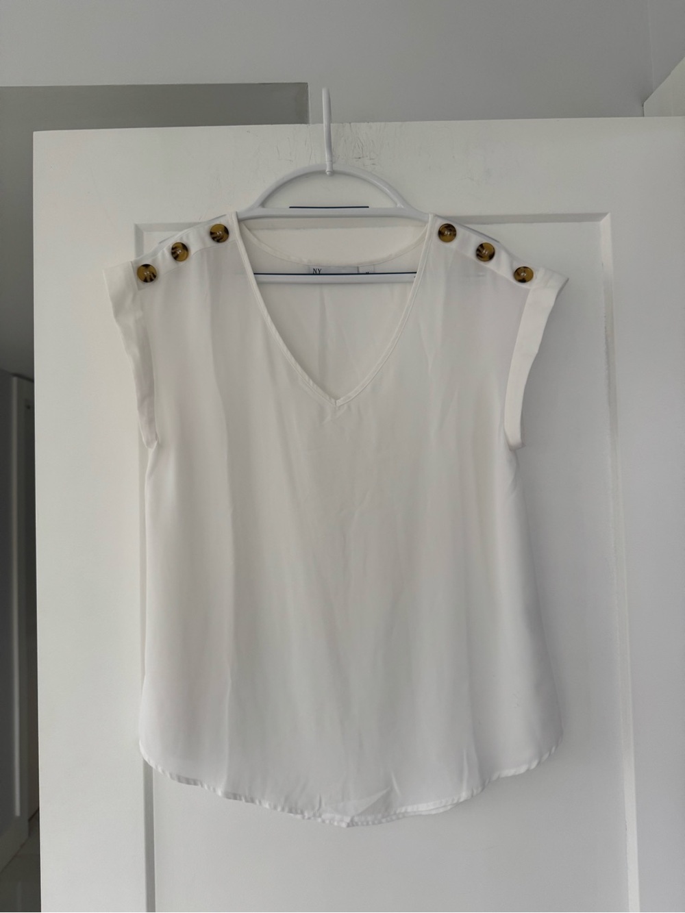 New York & Company White V-Neck Cap Sleeve Top with Shoulder Buttons. Size M